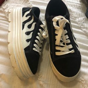 Graphic platform sneakers